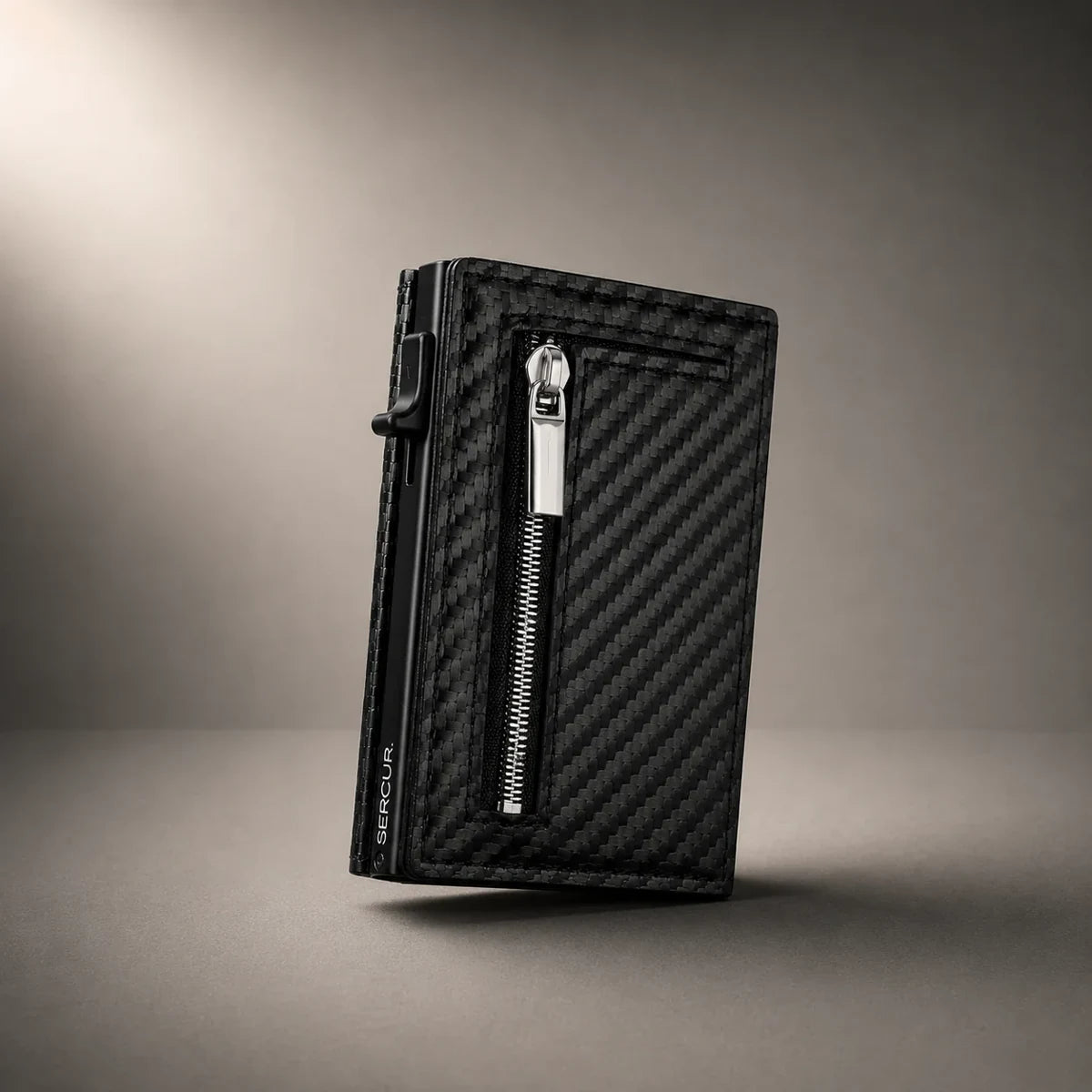 SERCUR CARBON wallet met zichtbare rits en kaarthouder
